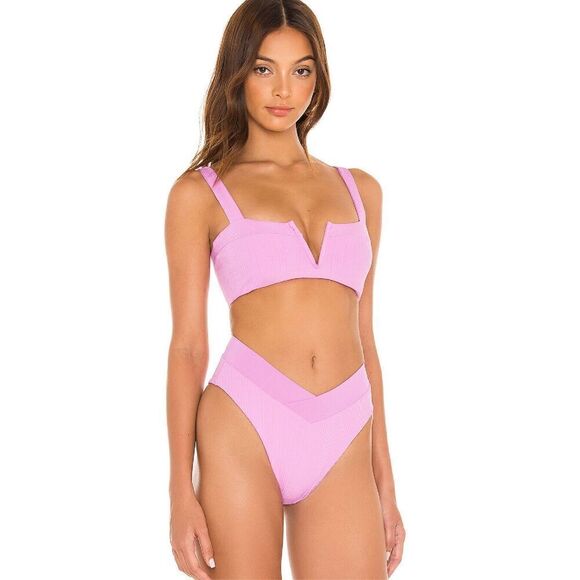 New. L*SPACE ribbed pink bitsy bikini. M-top/L-bottom. Retails $213 - Picture 4 of 8